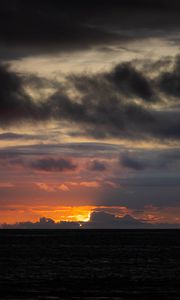 Preview wallpaper horizon, clouds, sunset, nature