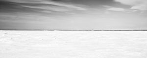 Preview wallpaper horizon, ice, snow, winter, sky, bw