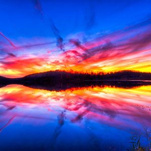 Preview wallpaper horizon, river, sunset, night, sky, colorful