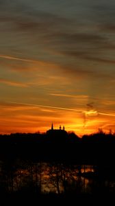 Preview wallpaper horizon, sunset, castle, silhouette