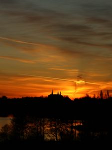 Preview wallpaper horizon, sunset, castle, silhouette