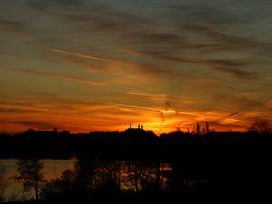 Preview wallpaper horizon, sunset, castle, silhouette