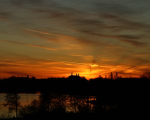 Preview wallpaper horizon, sunset, castle, silhouette