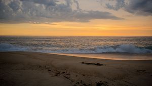 Preview wallpaper horizon, waves, sand, beach