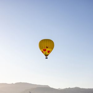 Preview wallpaper hot air balloon, sky, mountains