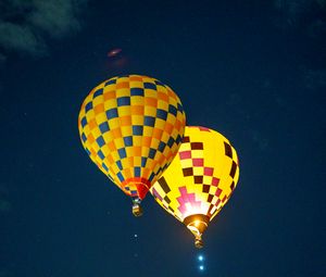 Preview wallpaper hot air balloon, travel, clouds, sky, flight, height, dark