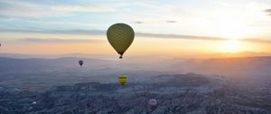 Preview wallpaper hot air balloons, flight, height, mountains, relief