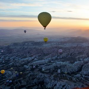 Preview wallpaper hot air balloons, flight, height, mountains, relief