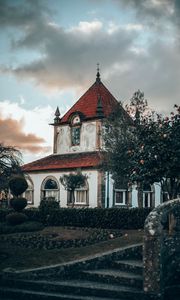 Preview wallpaper house, architecture, old, garden