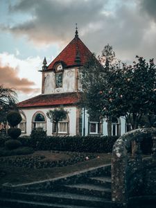 Preview wallpaper house, architecture, old, garden