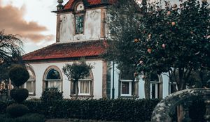 Preview wallpaper house, architecture, old, garden