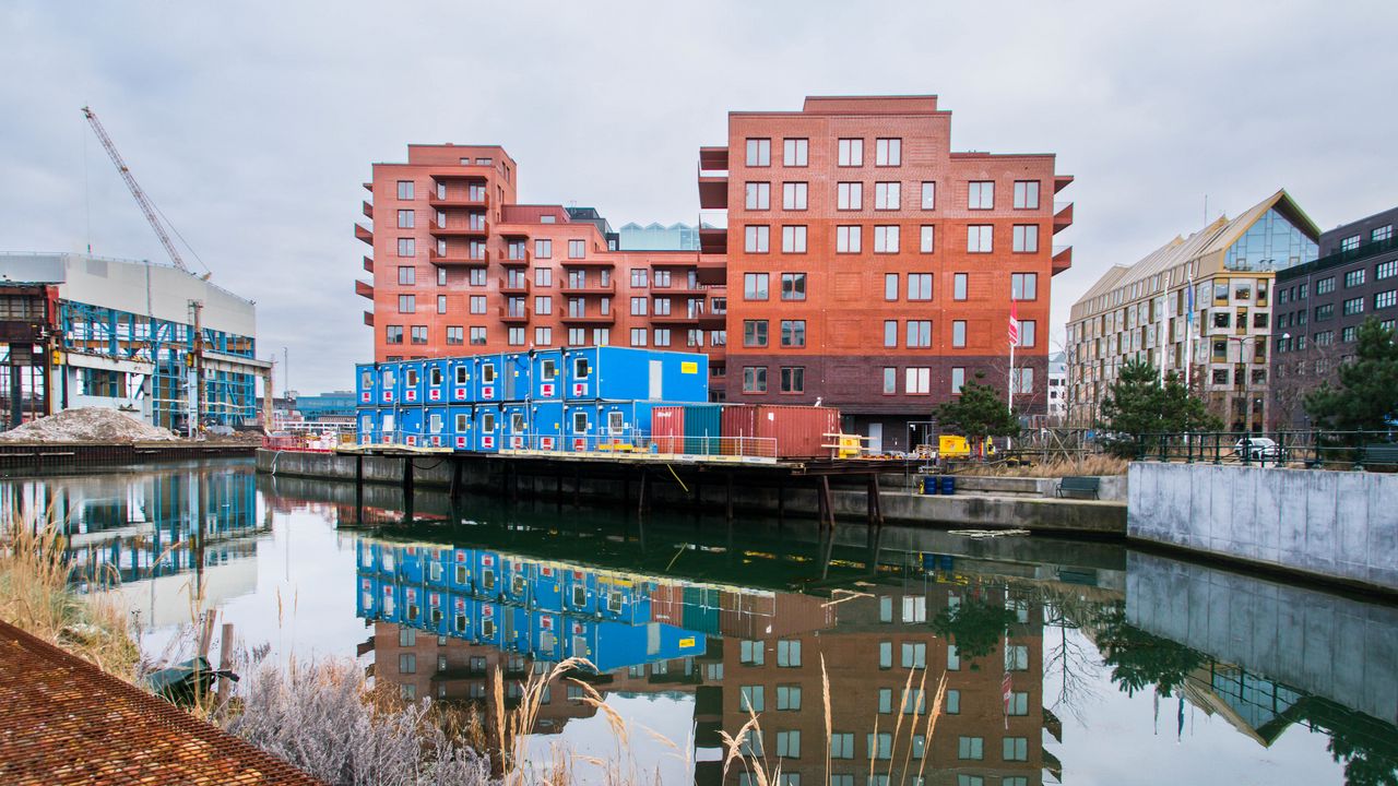 Wallpaper house, building, pond, reflection