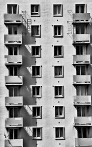 Preview wallpaper house, facade, bw, windows