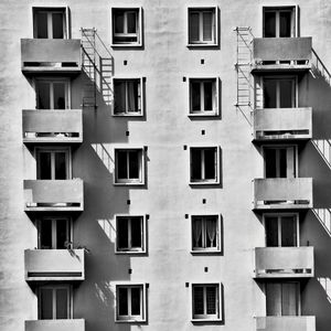 Preview wallpaper house, facade, bw, windows