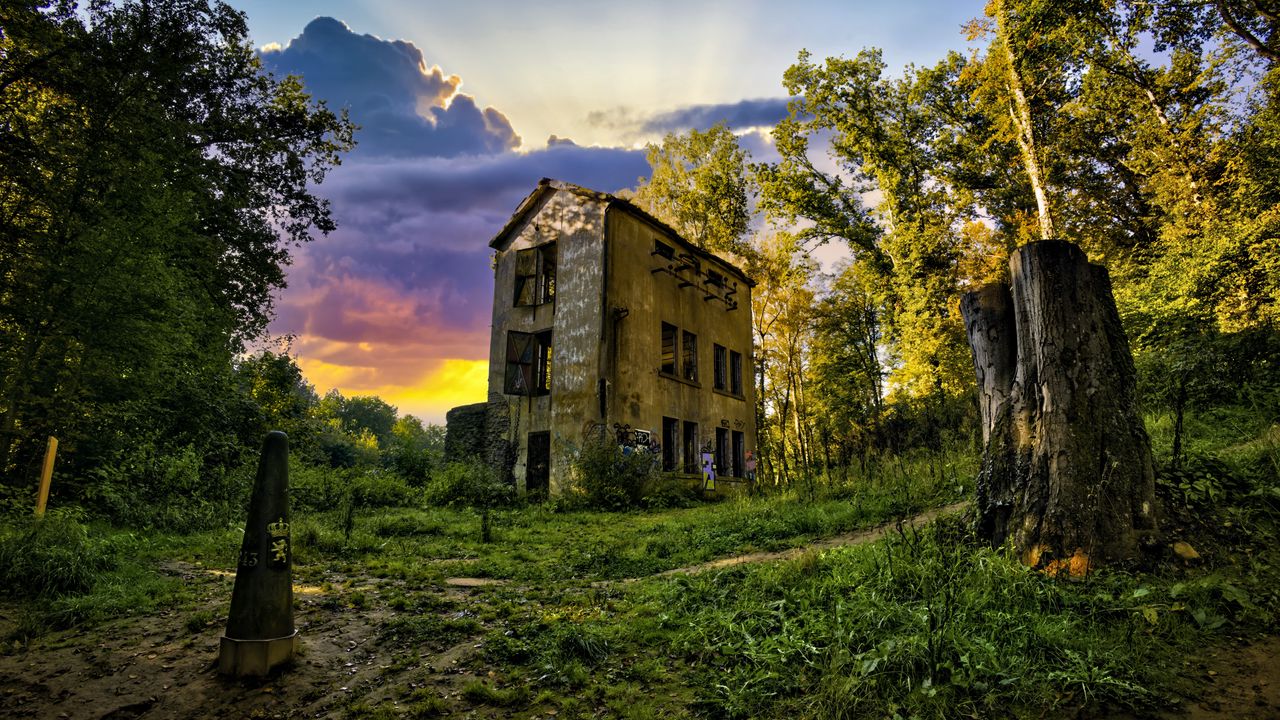 Wallpaper house, facade, graffiti, old, grass