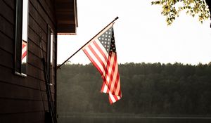Preview wallpaper house, flag, usa