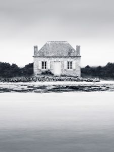 Preview wallpaper house, fog, coast, france, bw, monochrome