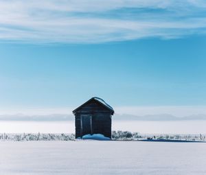 Preview wallpaper house, hut, snow, winter, landscape