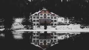 Preview wallpaper house, lake, mountains, landscape, reflection