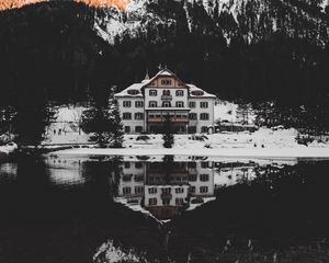 Preview wallpaper house, lake, mountains, landscape, reflection