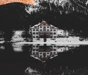 Preview wallpaper house, lake, mountains, landscape, reflection