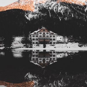 Preview wallpaper house, lake, mountains, landscape, reflection