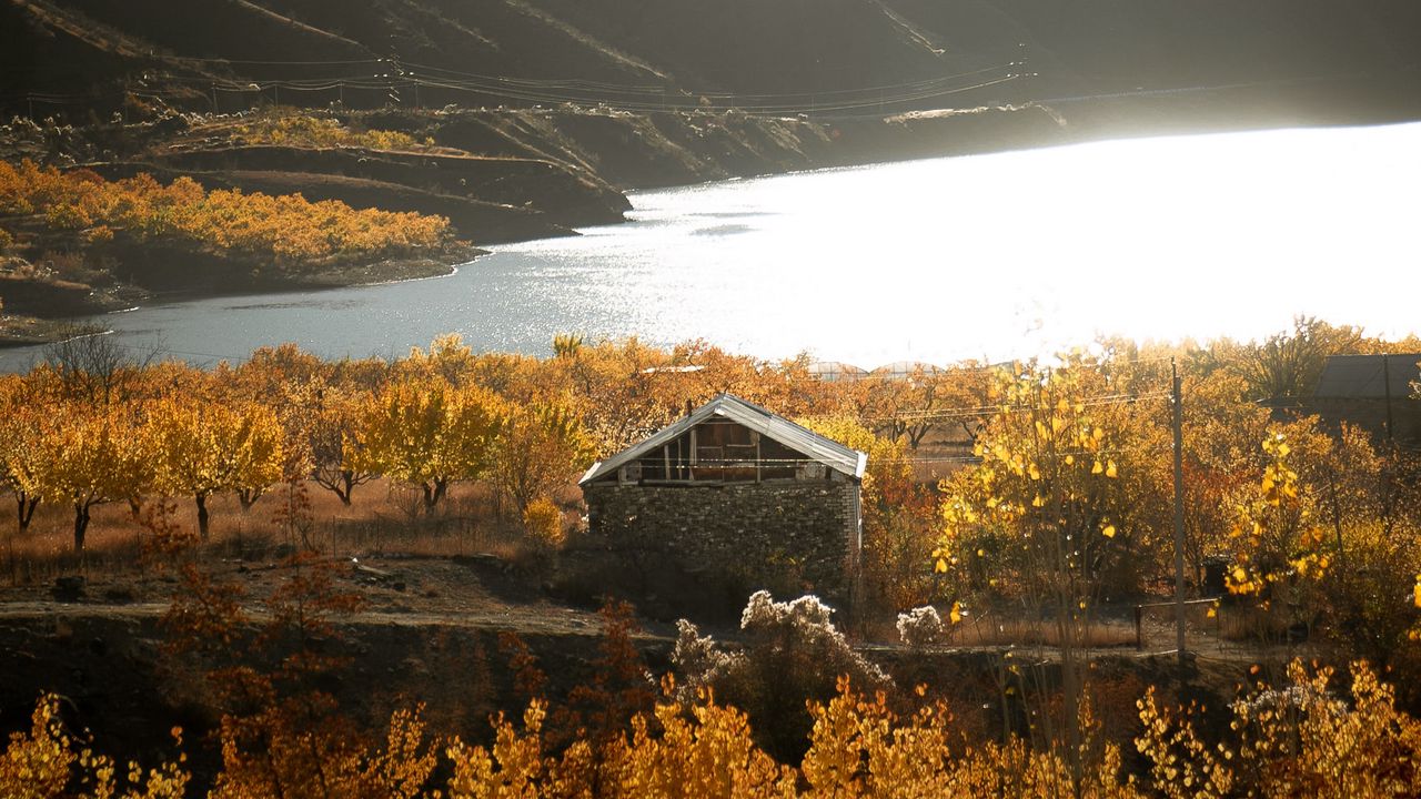 Wallpaper house, lake, shore, mountains, nature