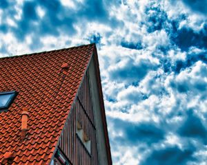 Preview wallpaper house, roof, sky, clouds