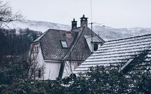 Preview wallpaper house, roof, snow, trees, mountains, winter