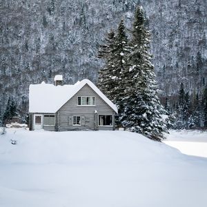 Preview wallpaper house, snow, winter, forest, nature