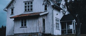 Preview wallpaper house, white, wooden, tree, yard