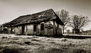 Preview wallpaper house, wooden, ruins, black-and-white