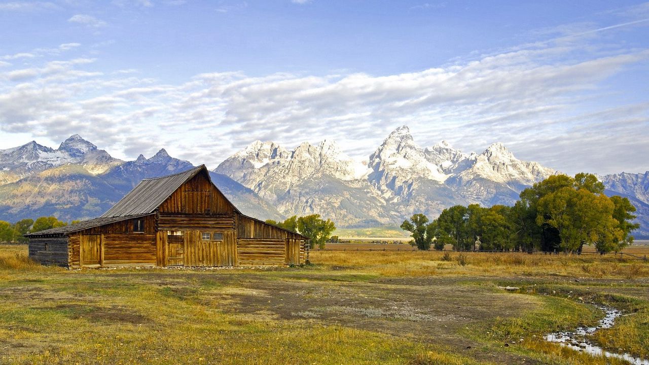 Wallpaper house, wooden, wyoming, field