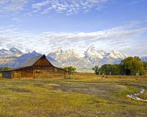 Preview wallpaper house, wooden, wyoming, field