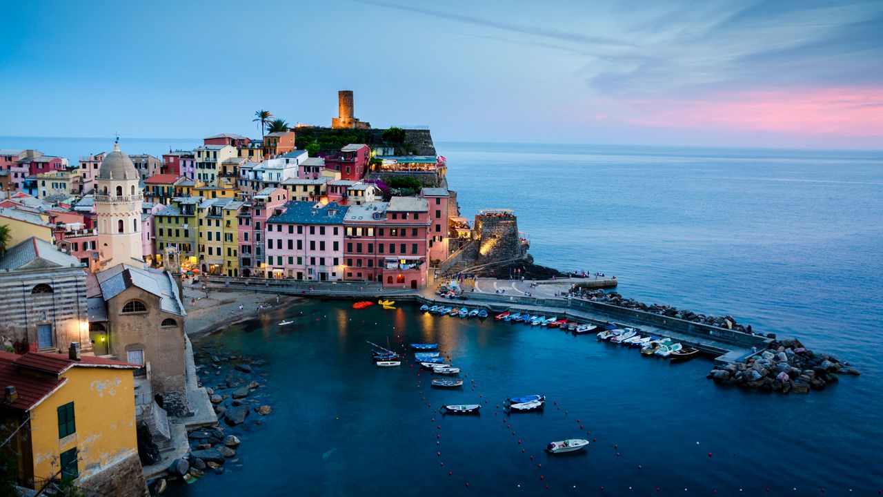 Wallpaper houses, pier, twilight, city