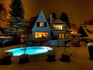 Preview wallpaper houses, pools, night, snow