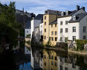 Preview wallpaper houses, river, reflection