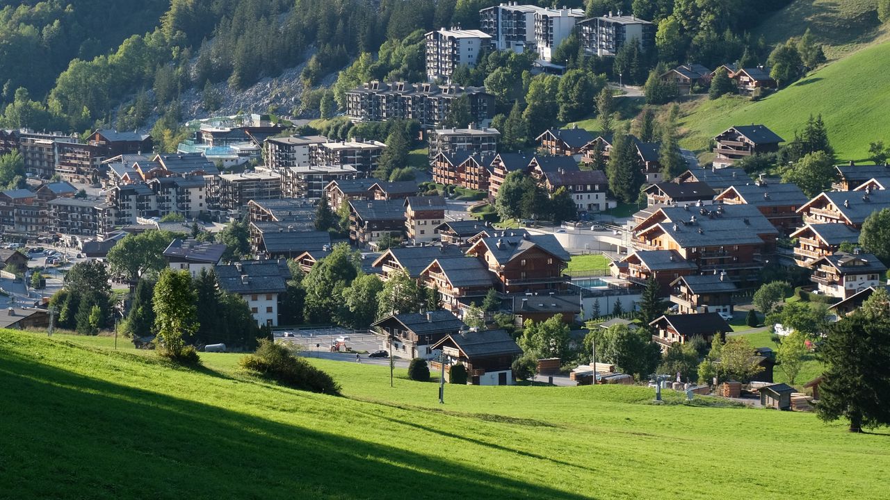 Wallpaper houses, valley, village, mountains, trees, grass