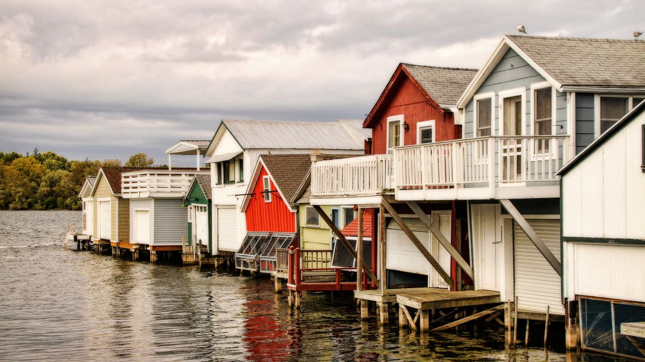 Wallpaper houses, verandas, water