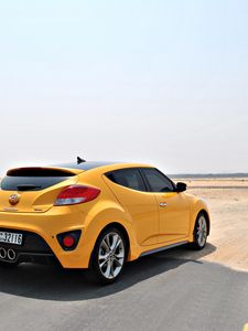 Preview wallpaper hyundai veloster, yellow, side view, desert