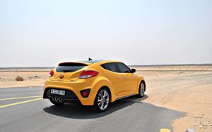 Preview wallpaper hyundai veloster, yellow, side view, desert