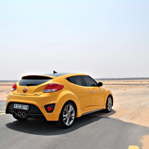 Preview wallpaper hyundai veloster, yellow, side view, desert