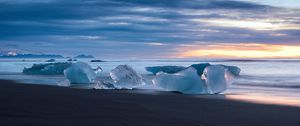 Preview wallpaper ice, coast, floe, horizon, sea