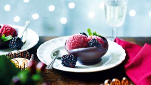 Preview wallpaper ice cream, blackberry, dessert, chocolate