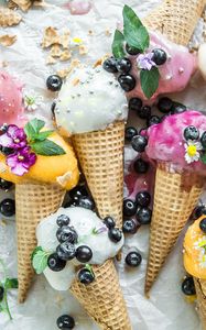 Preview wallpaper ice cream, cake, dessert, berries