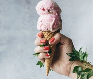 Preview wallpaper ice cream, dessert, hand, plant