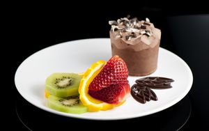 Preview wallpaper ice cream, dessert, strawberry, kiwi, orange, chocolate, plate