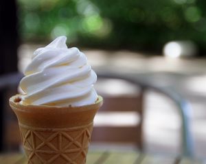 Preview wallpaper ice cream, dessert, summer, blur