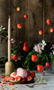 Preview wallpaper ice cream, strawberries, berries, dessert, plate