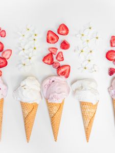 Preview wallpaper ice cream, waffle, strawberries, dessert
